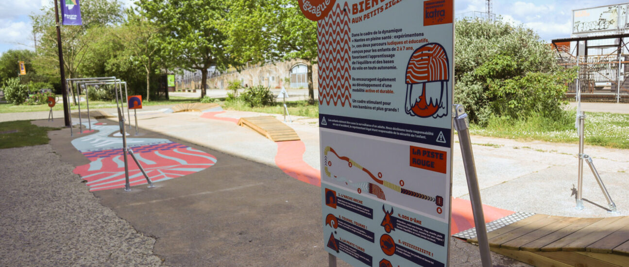 "Les Petits Zigzagueurs", un projet lauréat du 2ᵉ appel à expérimenter « Nantes en pleine santé », porté par Nantes Métropole avec le soutien de la Samoa, Nantes City Lab, JCDecaux, Sensipode et Bien Urbaines. Nantes (Loire-Atlantique). 05/2025. © Samoa