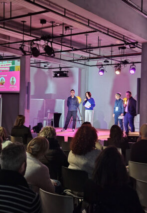 Rdv de la mode responsable #2. Mot d'accueil Francky Trichet, Virginie Vial, Emmanuel Torlasco. Halles 1&2. Nantes (Loire-Atlantique) 11/2025 © Justine Briot/Samoa