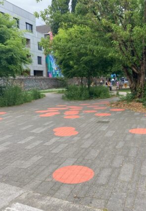 Projection de l'Echappée des Sens. Expérimentation d'un parcours piéton sur l'île de Nantes. Studio Canon, Citta UP, Diane Boivin Atelier, Les Parenthèses Enchantées. © Samoa