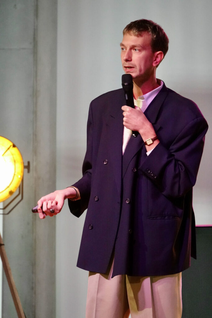 Rdv de la mode responsable #2. Conférence "Nouvelles tendances : la mode en (r)évolution" avec Thibaut Ledunois (Fédération Française du Prêt-à-Porter Féminin). Halles 1&2. Nantes (Loire-Atlantique) 11/2025 © Justine Briot/Samoa