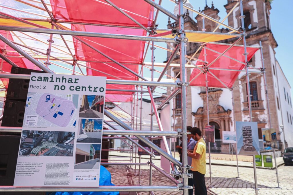 Quartier historique de Recife, Santo Antônio concentre de nombreux immeubles sous-utilisés et des espaces publics en mutation. C’est le périmètre de travail principal du projet. Recife (Brésil). 10.2025 © Izabele Brito